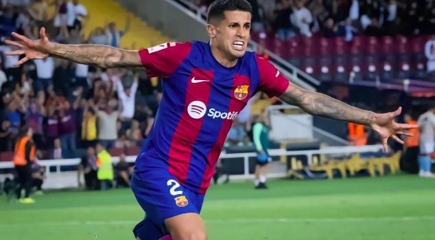 新老喜剧人之间几乎存在一道难以逾越的量级鸿沟。