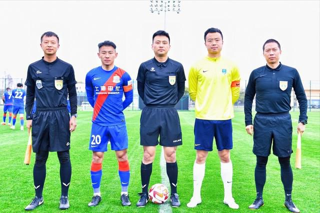 《保你平安》曝特辑 NPC李雪琴倒立吊威亚吊吐了 2023-02-24 由大鹏执导，苏彪、大鹏编剧，陈祉希担任总制片人，大鹏、李雪琴、尹正、王迅、王圣迪领衔主演，马丽特邀友情出演，宋茜、白宇特邀出演，贾冰、杨迪、潘斌龙、倪虹洁主演，乔杉、于洋、刘金山、曹炳琨、梁超友情客 返乡躺平?