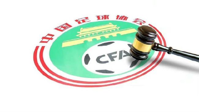 以歌声做摆渡，首首金曲叩动心灵的回响。
