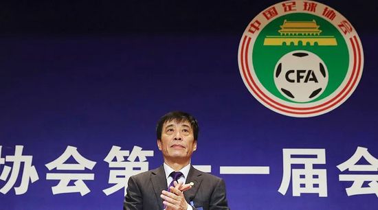 不好说，他们在《不散》里演的就是他们自己。