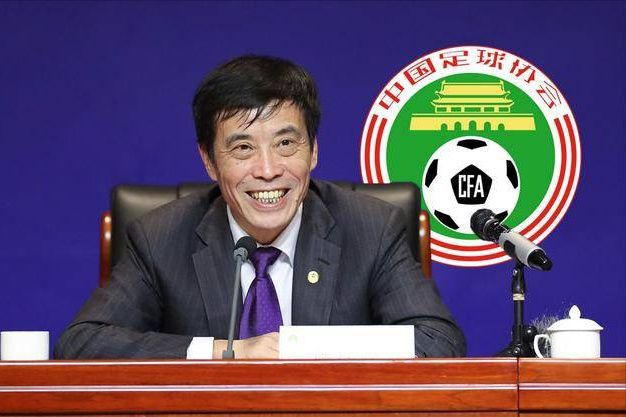 《兰开斯特之王》威尼斯首映 甜茶小胡子可爱吸睛 2019-09-03 威尼斯当地时间9月1日，大卫·米奇欧德执导，蒂莫西·柴勒梅德、罗伯特·帕丁森等主演的历史题材电影《兰开斯特之王》举办首映礼，“甜茶”亮相红毯及发布会，与粉丝亲密互动。