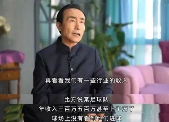 诺兰《信条》首露真容 罗伯特·帕丁森街头奔跑 2019-07-01 近日，由克里斯托弗·诺兰执导新作《信条》（Tenet，暂译）于爱沙尼亚片场照首度曝光，罗伯特·帕丁森、约翰·大卫·华盛顿以及导演诺兰悉数亮相。