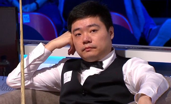 沈腾晒健身照 被粉丝“打脸” 2020-10-29 10月28日，沈腾晒出一张在健身房跑步的照片，他穿着紧身的黑色T恤，手臂肌肉线条和胸肌明显，平坦的小腹，令网友惊呼：沈叔叔瘦了？
