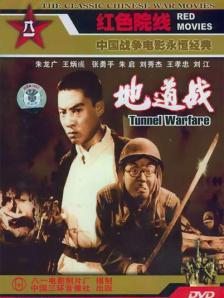 安妮斯顿现身杂志活动 “小雀斑”携凯瑟琳亮相 2016-10-31 当地时间10月30日，《娱乐周刊》举办Popfest 活动。