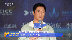 ” 没有人知道刘镇伟是怎么说服胡军，会让这个演乔峰、赵云的纯爷们，接下一个半人半机器还会变形的角色。