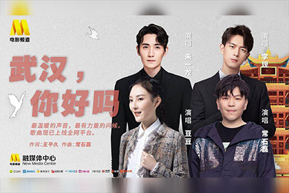 保安严格守门，引得一些粉丝在门外苦守希望多看刘嘉玲一眼。